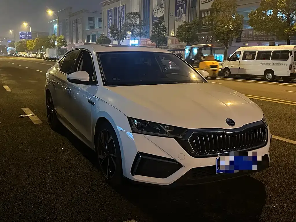 Skoda Octavia — фото 10