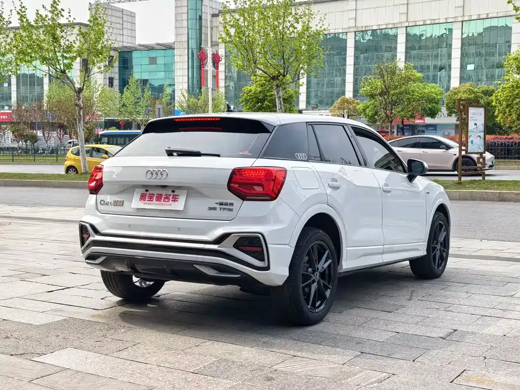 Audi Q2L 2023 из CN, фото 9