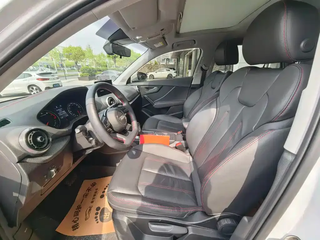 Audi Q2L 2023 из CN, фото 2