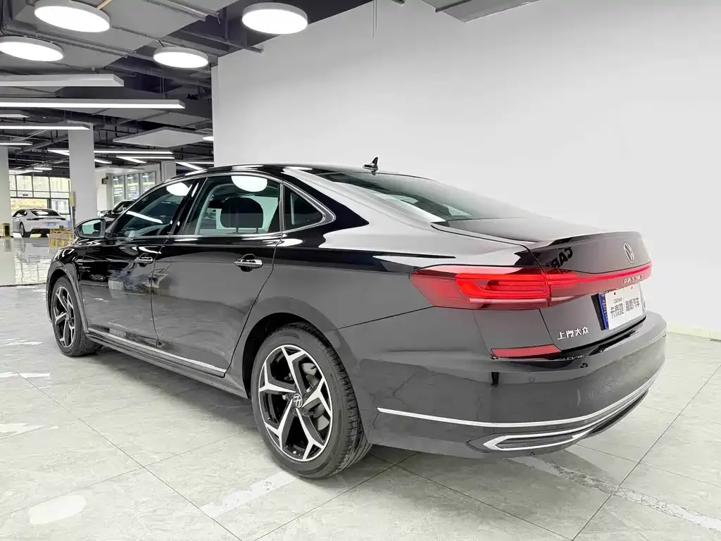 Volkswagen Passat — фото 5