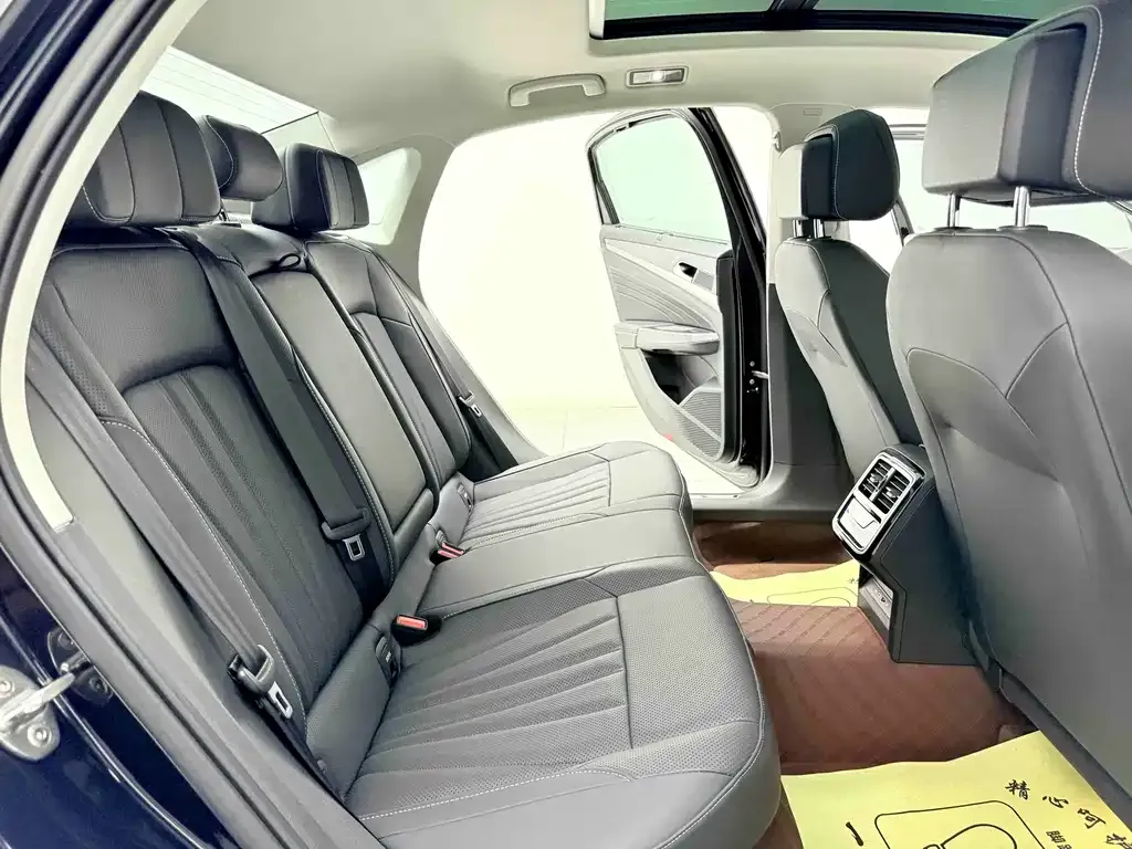 Volkswagen Passat — фото 2