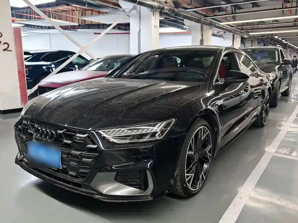 Audi A7L — фото 1