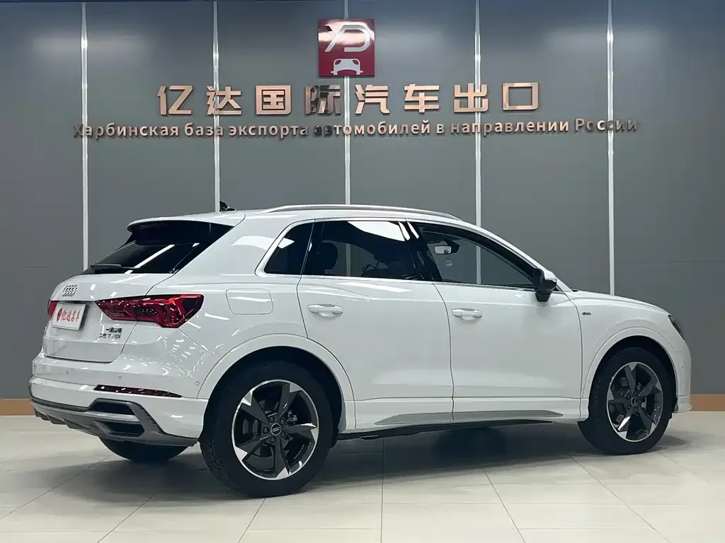 Audi Q3 — фото 5