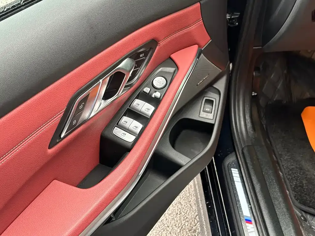 BMW 3 Series 2024 из CN, фото 9