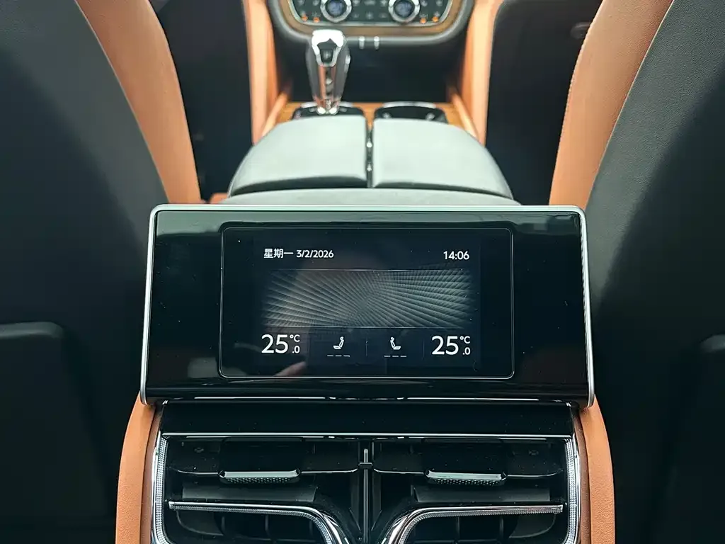 Bentley Bentayga 2025 из CN, фото 2