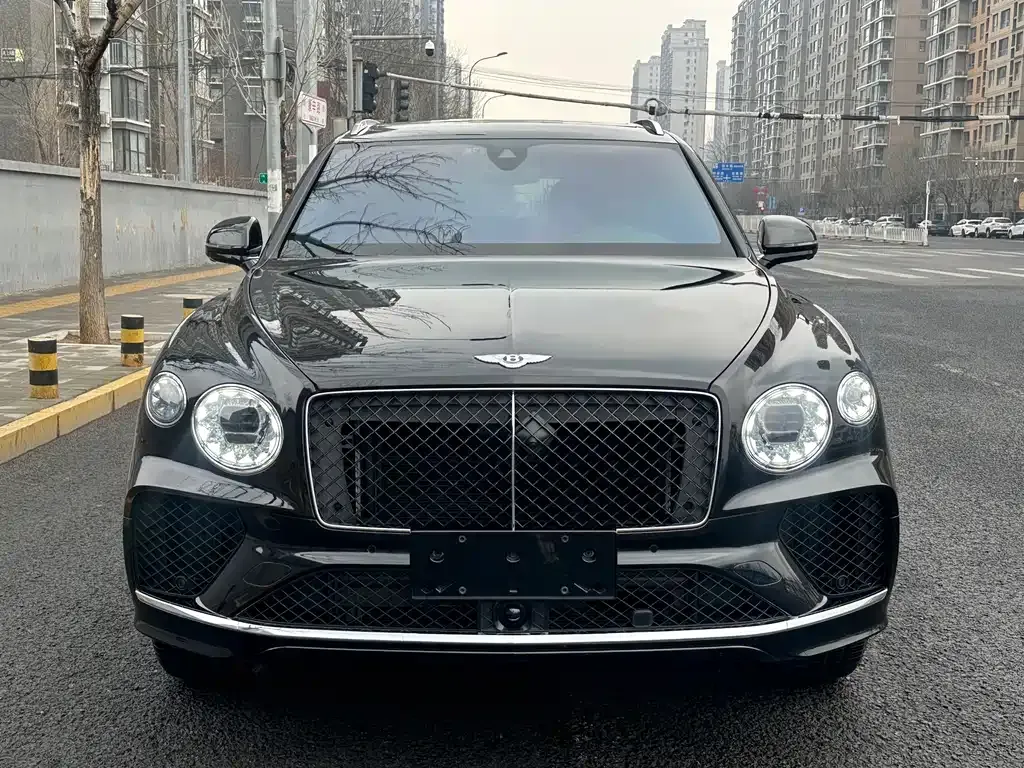 Bentley Bentayga 2025 из CN, фото 9