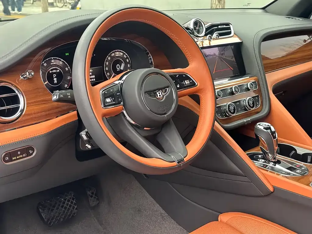 Bentley Bentayga 2025 из CN, фото 3