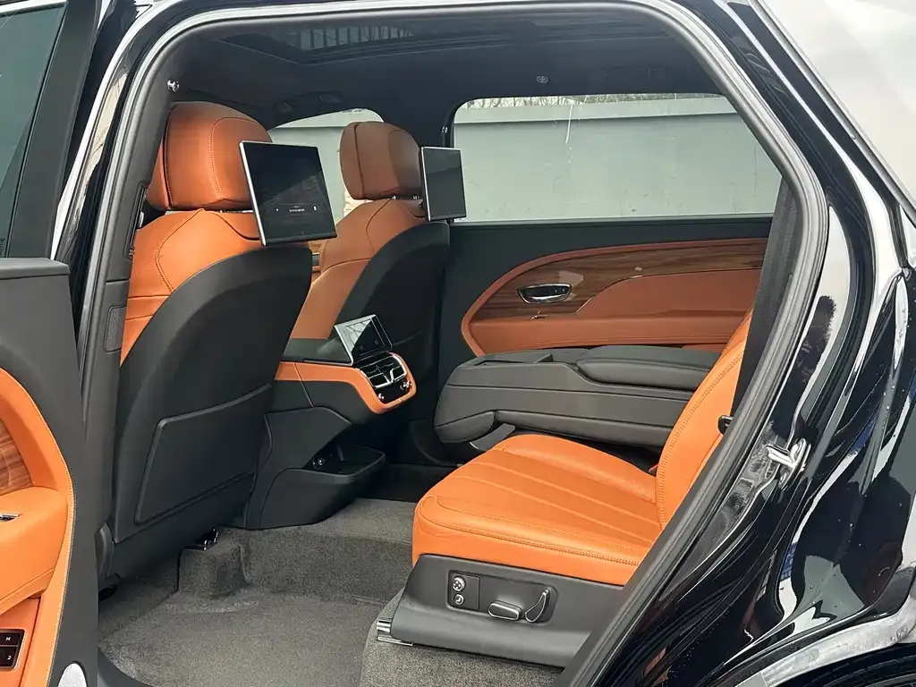 Bentley Bentayga 2025 из CN, фото 5