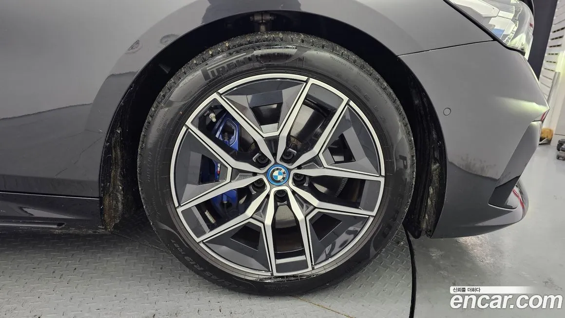 BMW i5 — фото 8