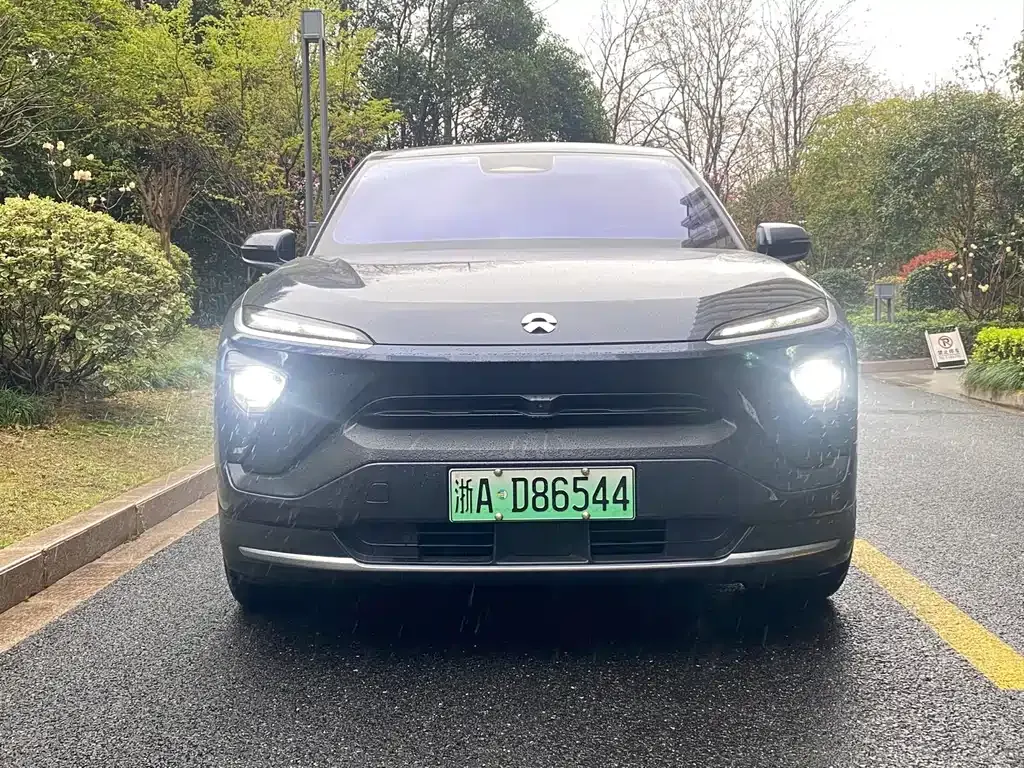 NIO EC6 — фото 9