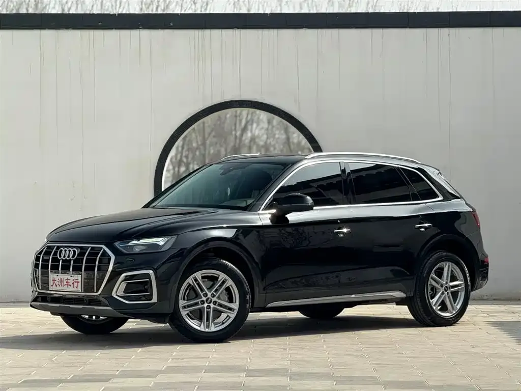 Audi Q5L — фото 1
