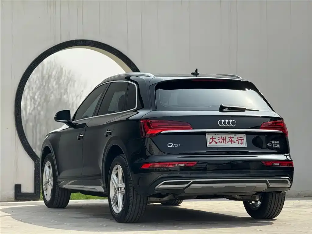 Audi Q5L — фото 5