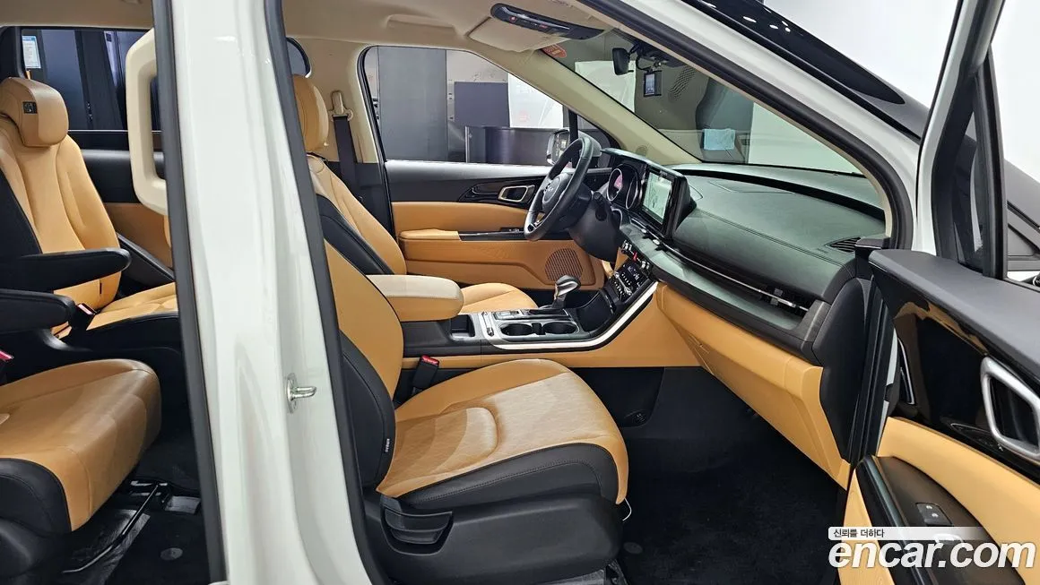 Kia Carnival — фото 10