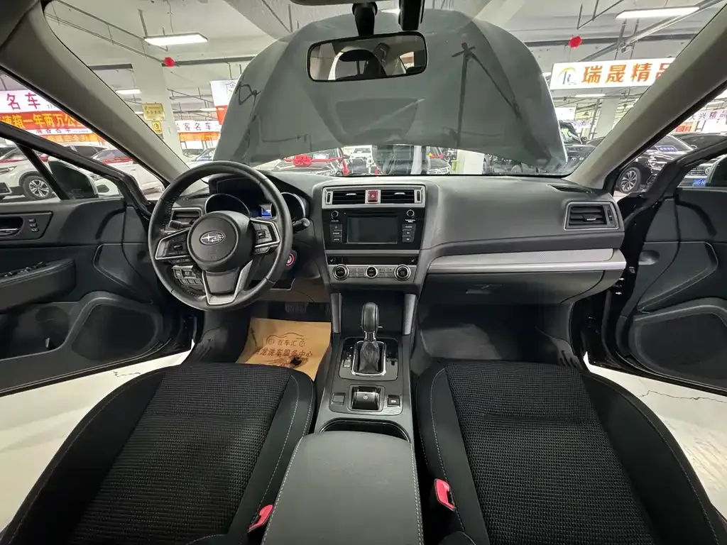 Subaru Legacy 2021 из CN, фото 2