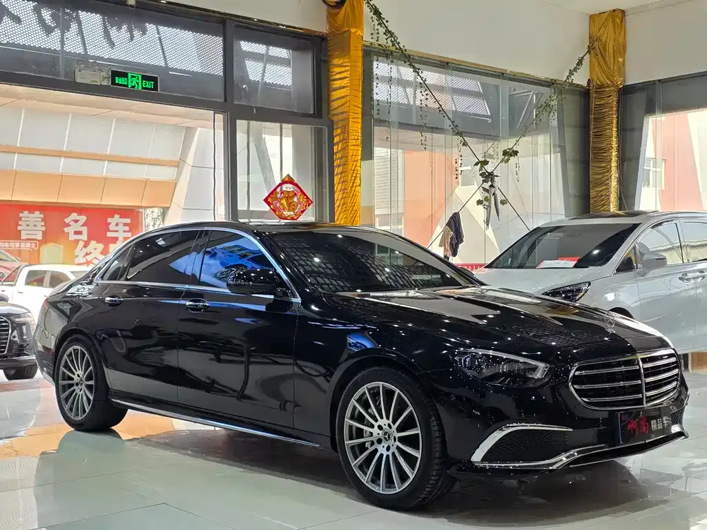 Mercedes-Benz E-Class — фото 6