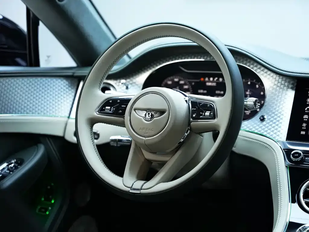 Bentley Continental 2024 из CN, фото 5