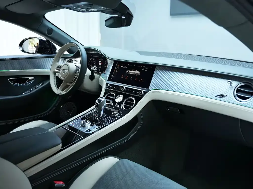 Bentley Continental 2024 из CN, фото 6