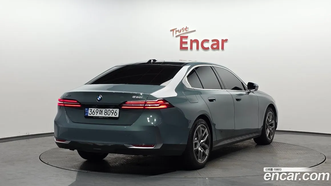 BMW 5-Series 2024 из KR, фото 3