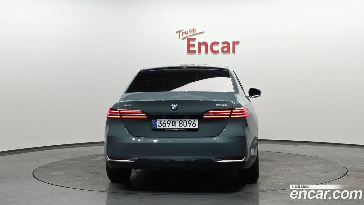 BMW 5-Series 2024 из KR, фото 10