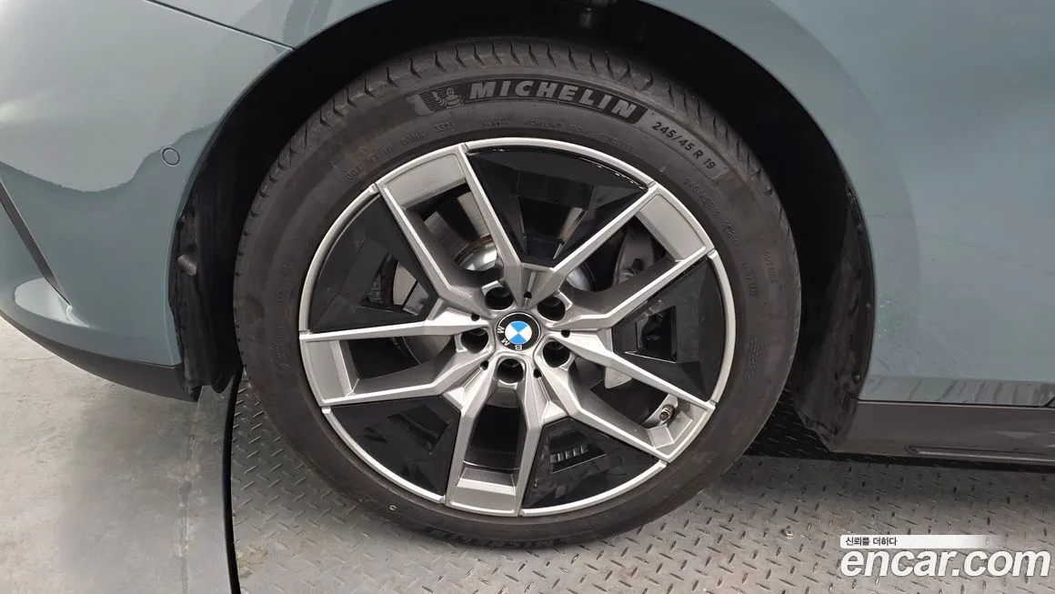 BMW 5-Series 2024 из KR, фото 5