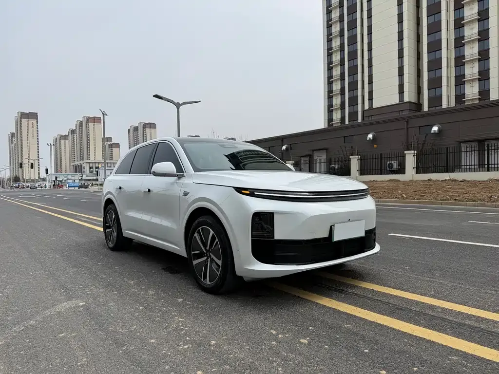 Li Auto L6