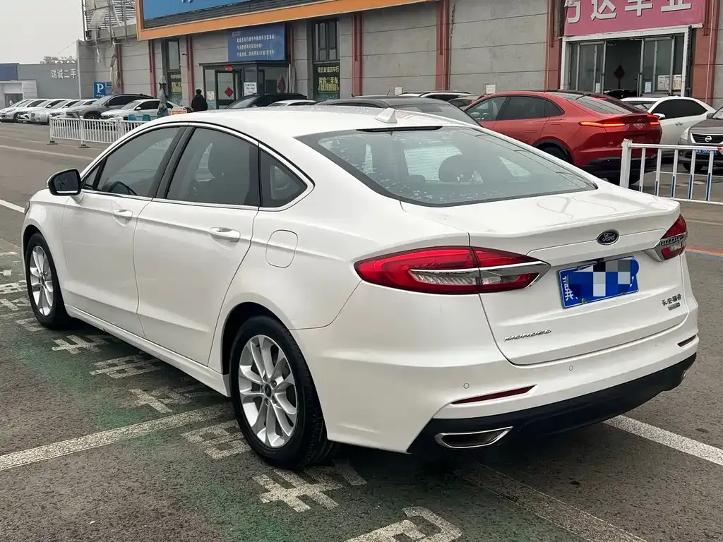 Ford Mondeo — фото 7