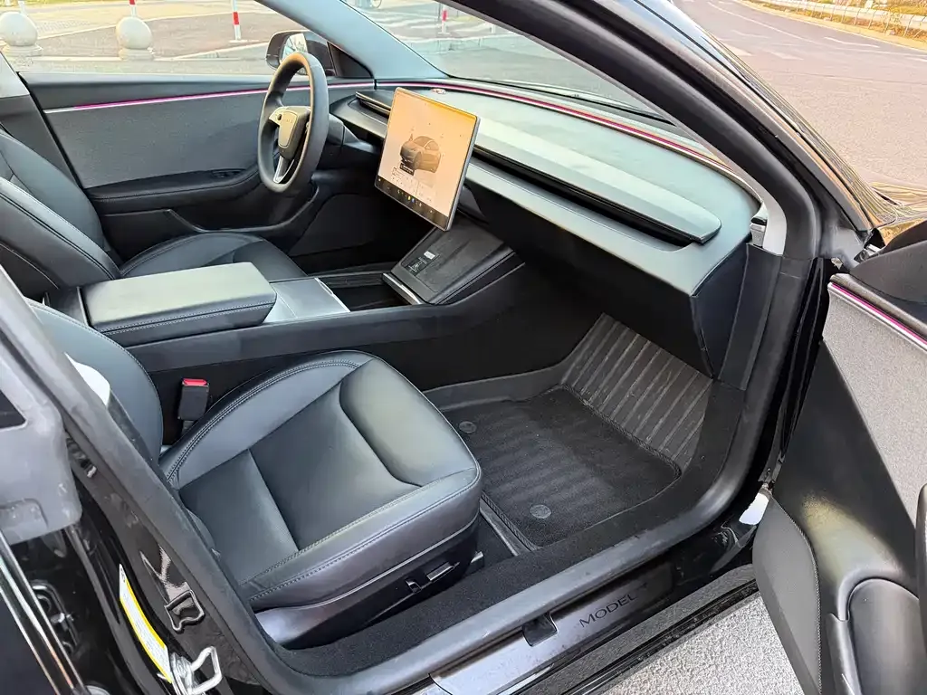 Tesla Model 3 — фото 8