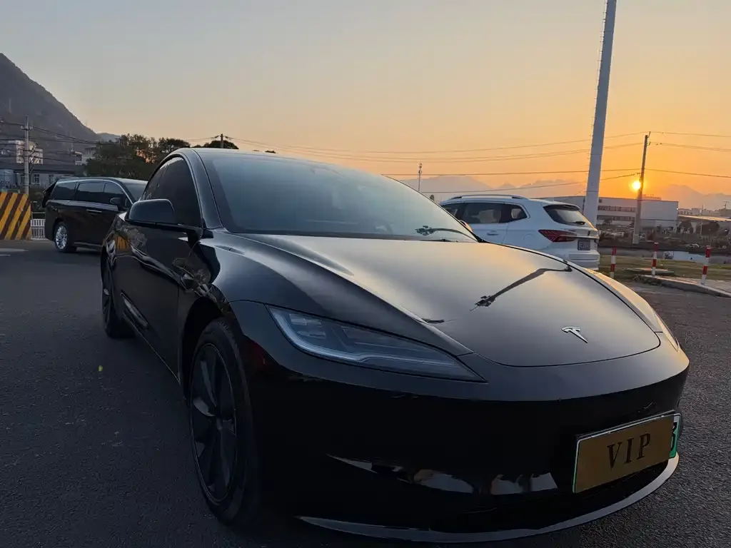 Tesla Model 3 — фото 3