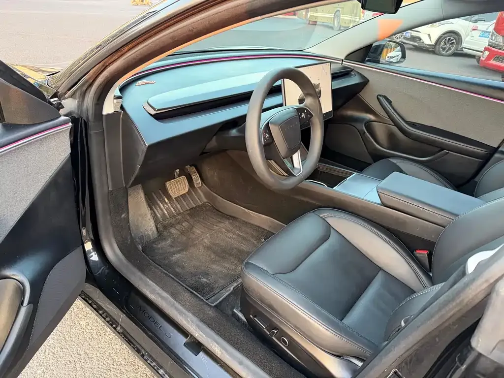 Tesla Model 3 — фото 7