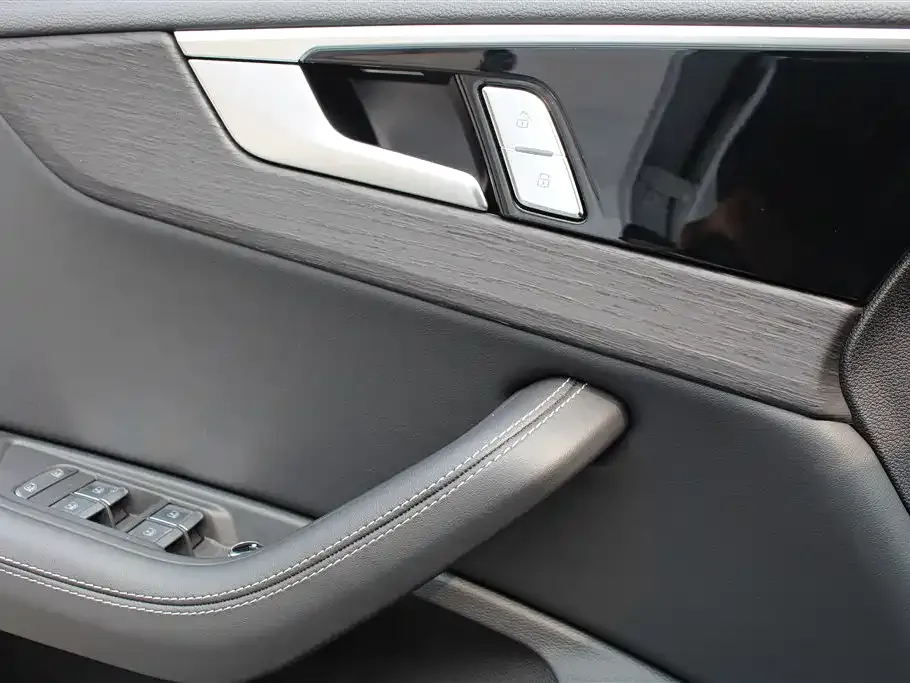 Audi A4L 2024 из CN, фото 10