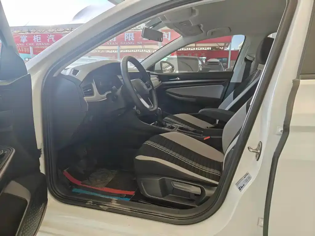 Volkswagen Bora 2023 из CN, фото 4