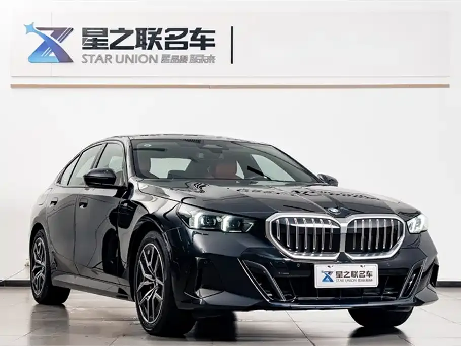 BMW 5 Series (Import) 2025 из CN, фото 2