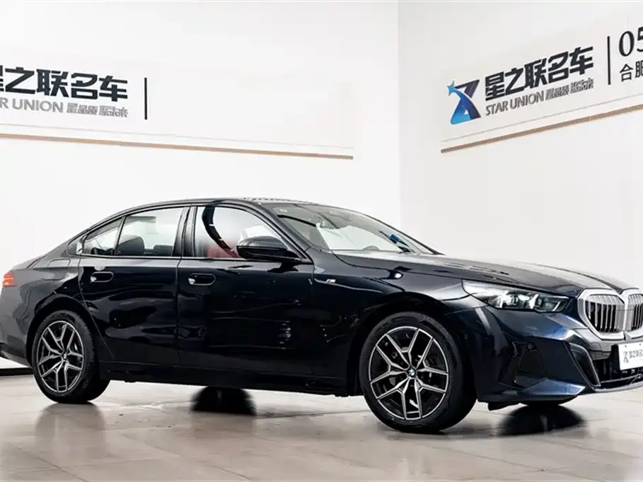 BMW 5 Series (Import) 2025 из CN, фото 5