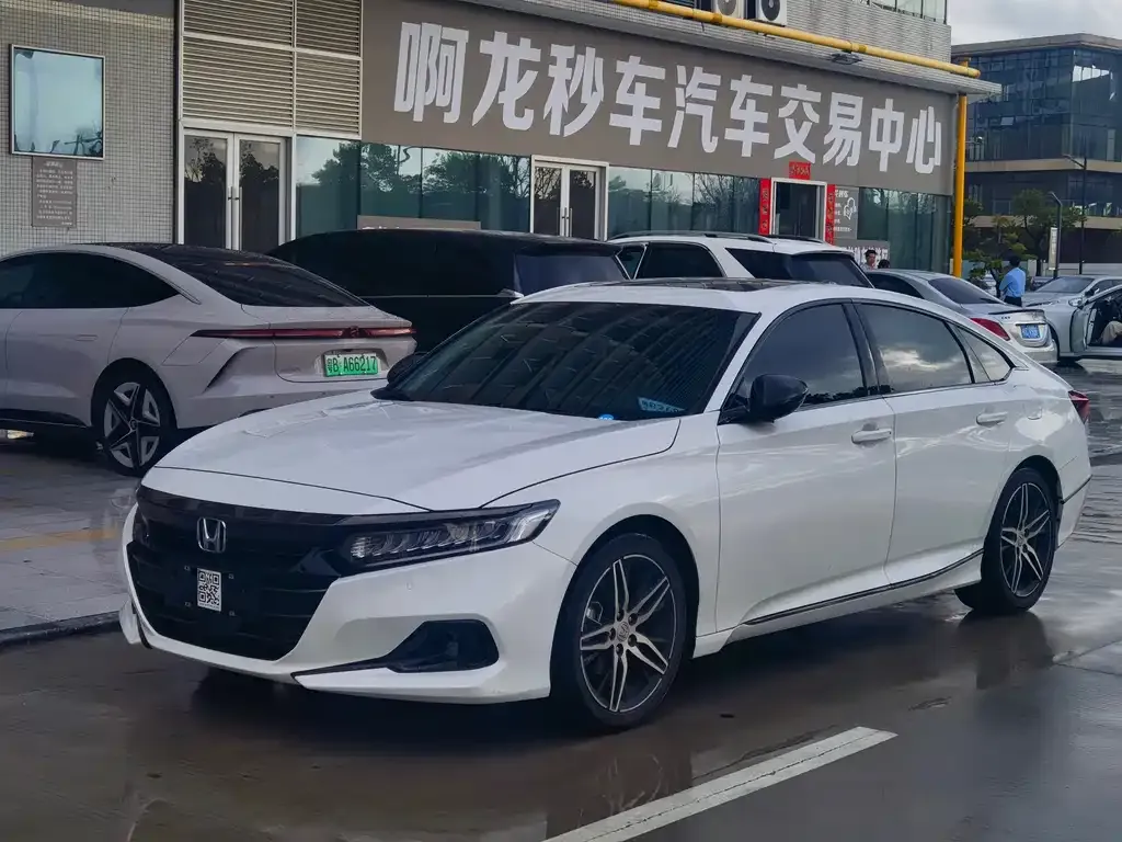 Honda Accord — фото 1