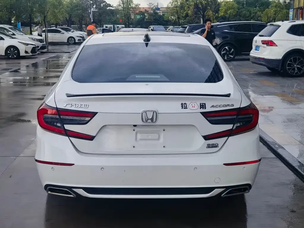Honda Accord — фото 6
