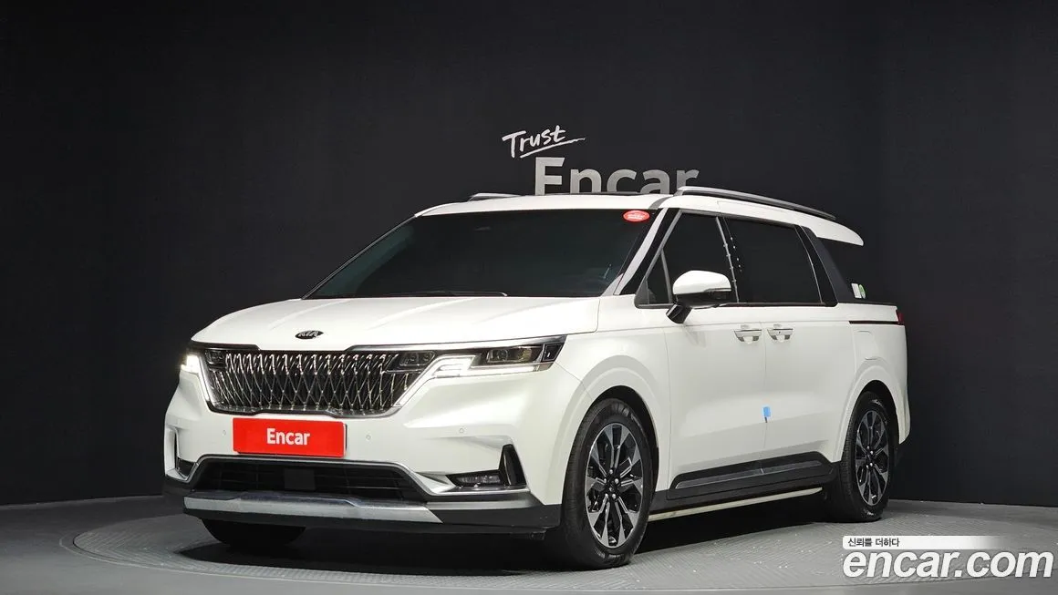 Kia Carnival — фото 1