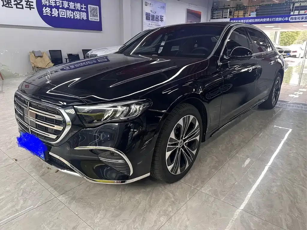 Mercedes-Benz E-Class — фото 1