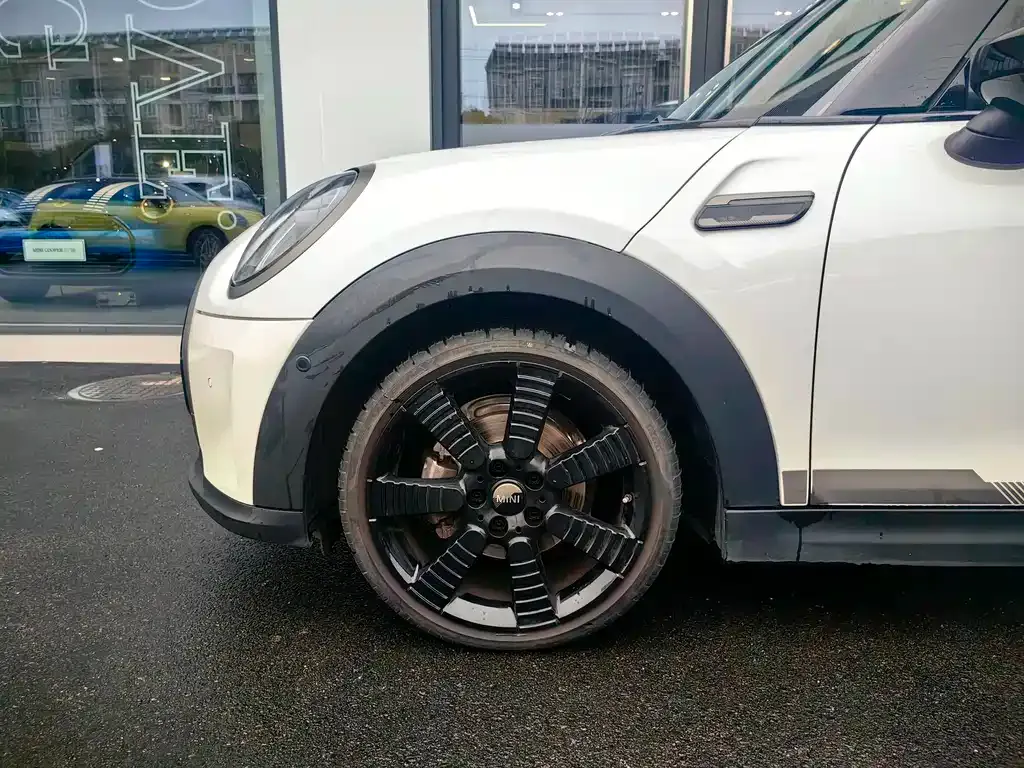 MINI Cooper (3-door) 2023 из CN, фото 5