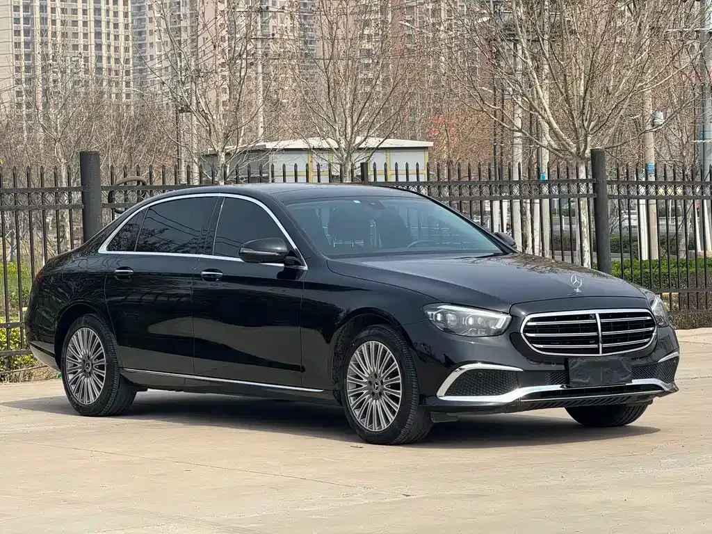 Mercedes-Benz E-Class — фото 9