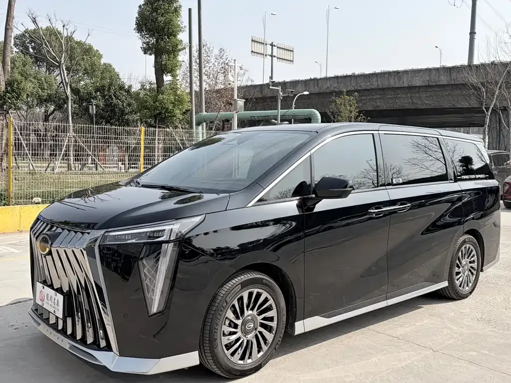 GAC Motor Trumpchi M8 — фото 1