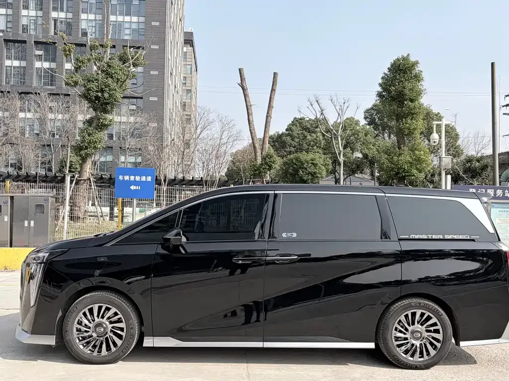 GAC Motor Trumpchi M8 — фото 10