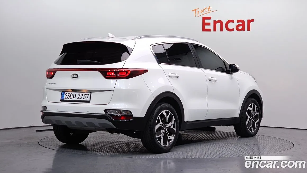 Kia Sportage — фото 6