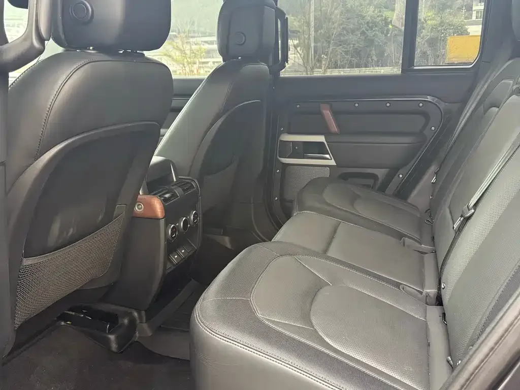 Land Rover Defender 2023 из CN, фото 2