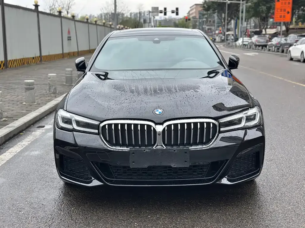 BMW 5 Series — фото 10
