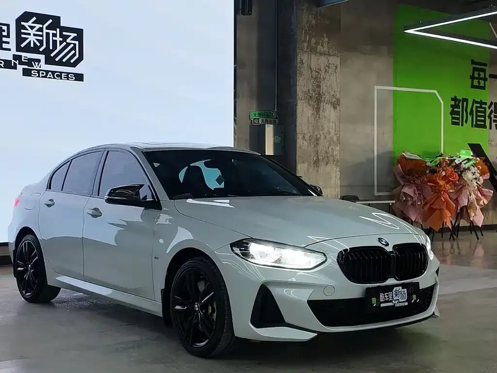 BMW 1 Series 2023 из CN, фото 2