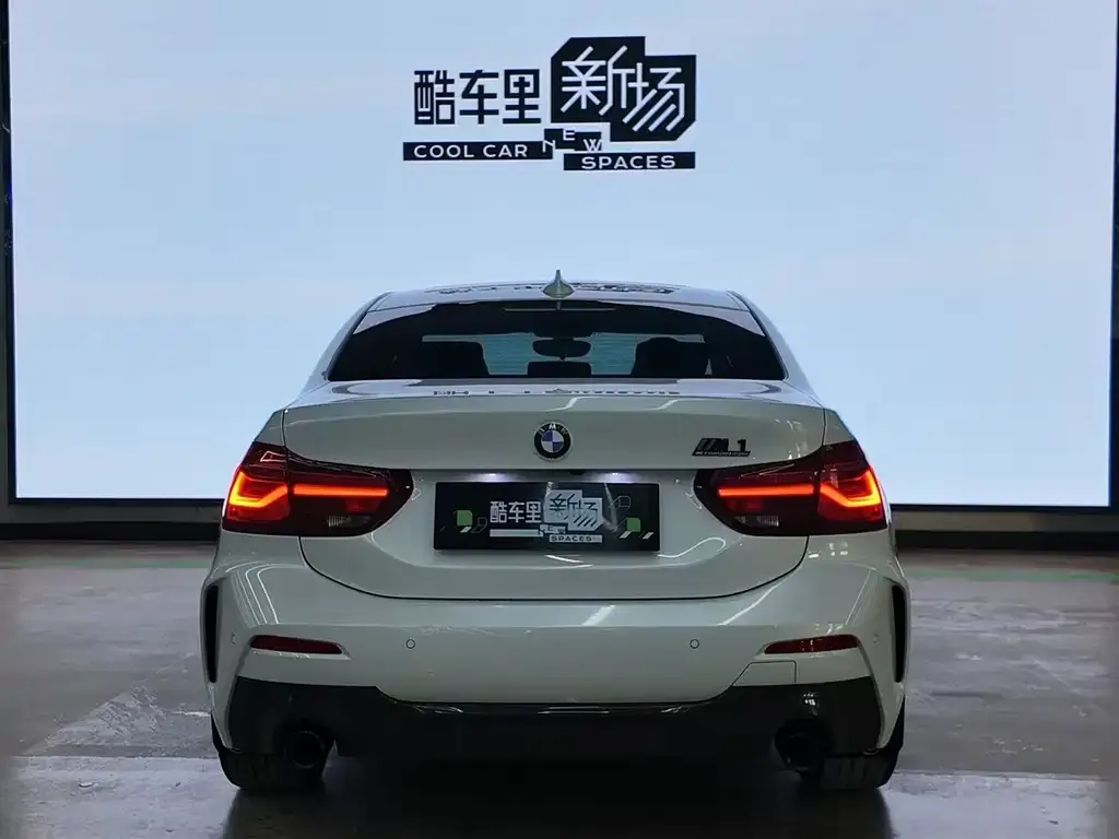 BMW 1 Series 2023 из CN, фото 3