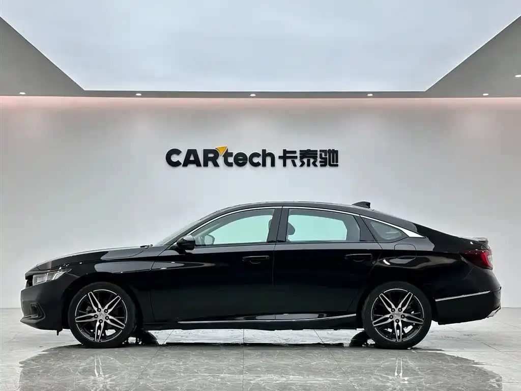 Honda Accord — фото 9