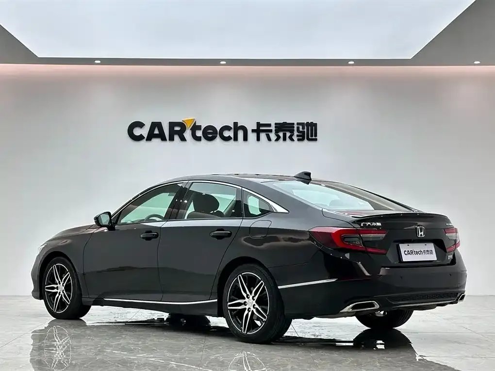 Honda Accord — фото 4