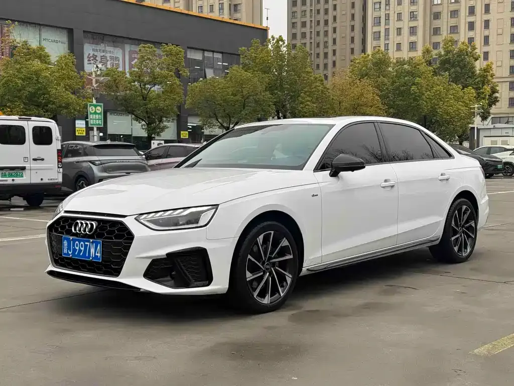 Audi A4L 2023 из CN, фото 1