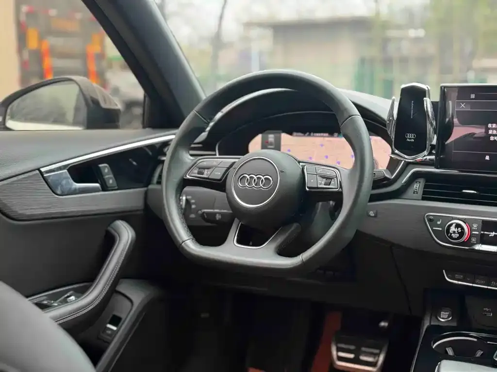 Audi A4L 2023 из CN, фото 2